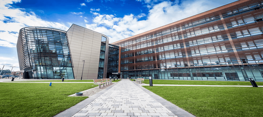 Apply for undergraduate courses | De Montfort University