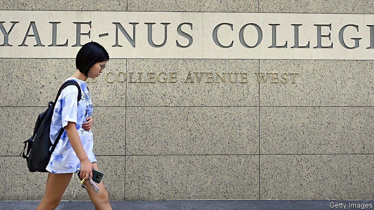 Yale-Nus College: Apply Courses, Tuition Fees, Ranking, Scholarship
