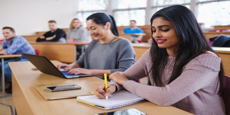 How to Adjust to a New Environment While Studying Abroad