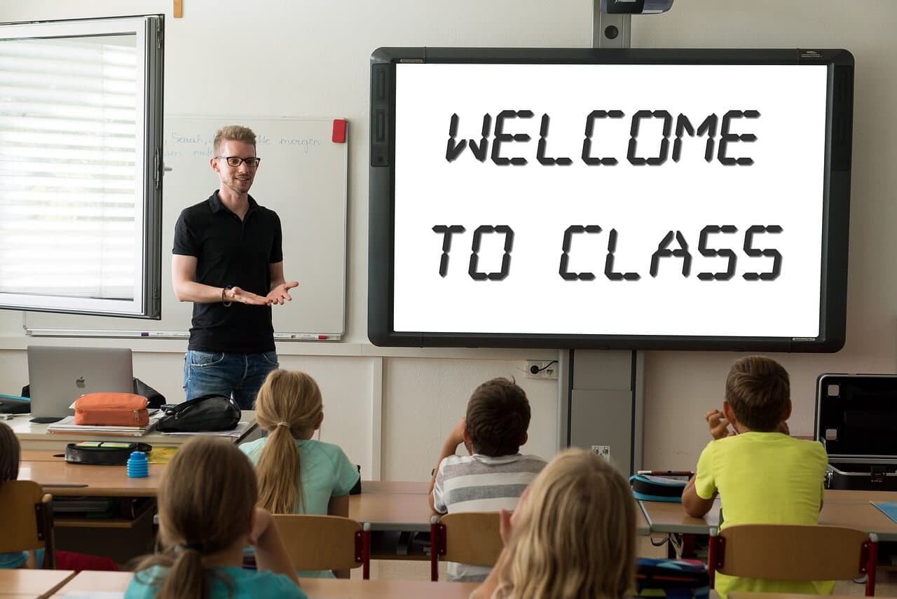 Describe A teacher who has influenced you in your education IELTS Cue Card