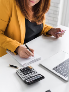 Accountant Salary and Top Employers in UK