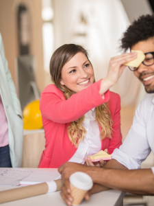 10 Effective Ways to Communicate With Colleagues at Work